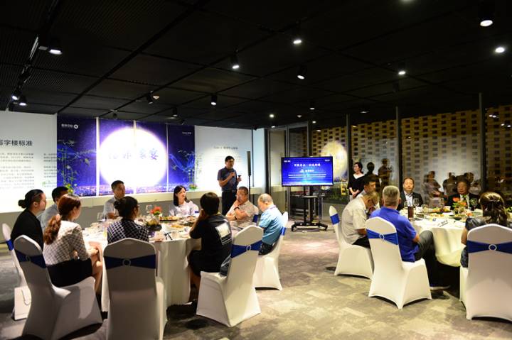 楷鄰 ? 家宴——2017楷林高端圈層中秋交流分享會(huì)溫情落幕 楷鄰 ? 家宴——2017楷林高端圈層中秋交流分享會(huì)溫情落幕