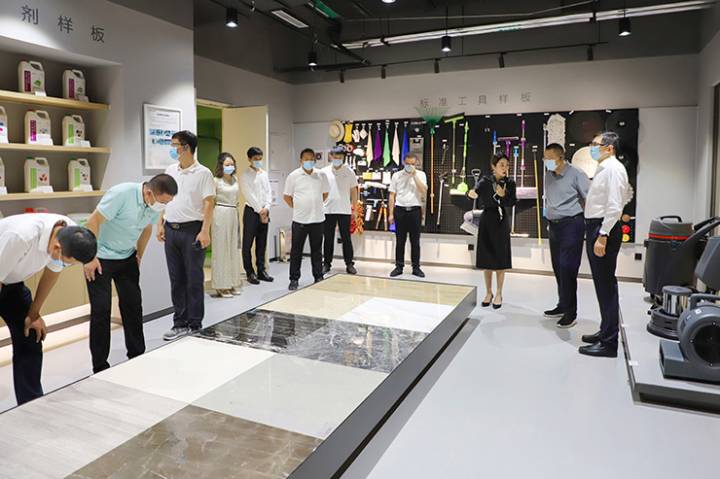 金沙集團(tuán)管理層一行走進(jìn)楷林考察交流 金沙集團(tuán)管理層一行走進(jìn)楷林考察交流