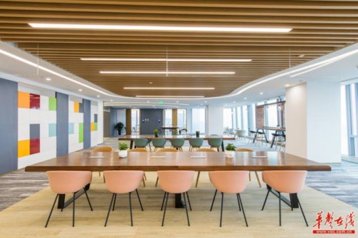 高端寫字樓免費拎包入駐 長沙岳麓區(qū)助小微企業(yè)復工復產(chǎn) 高端寫字樓免費拎包入駐 長沙岳麓區(qū)助小微企業(yè)復工復產(chǎn)